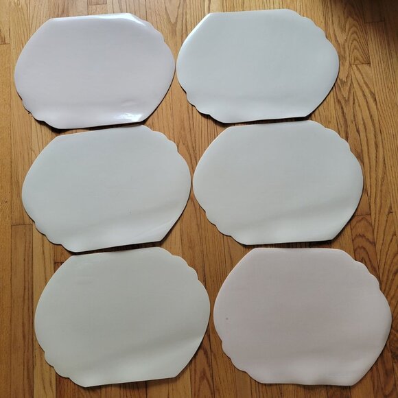 Set Of 6 Gloria Vanderbilt Ivory Scalloped Edge Melamine Oval Placemats 17" X 11 - Picture 1 of 6